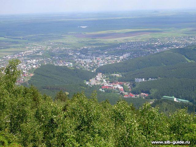 Город Белокуриха с горы Церковка