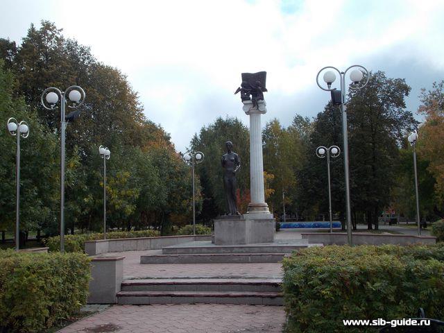 "Осенние выходные - 2014": Томск, Памятник студенчеству
